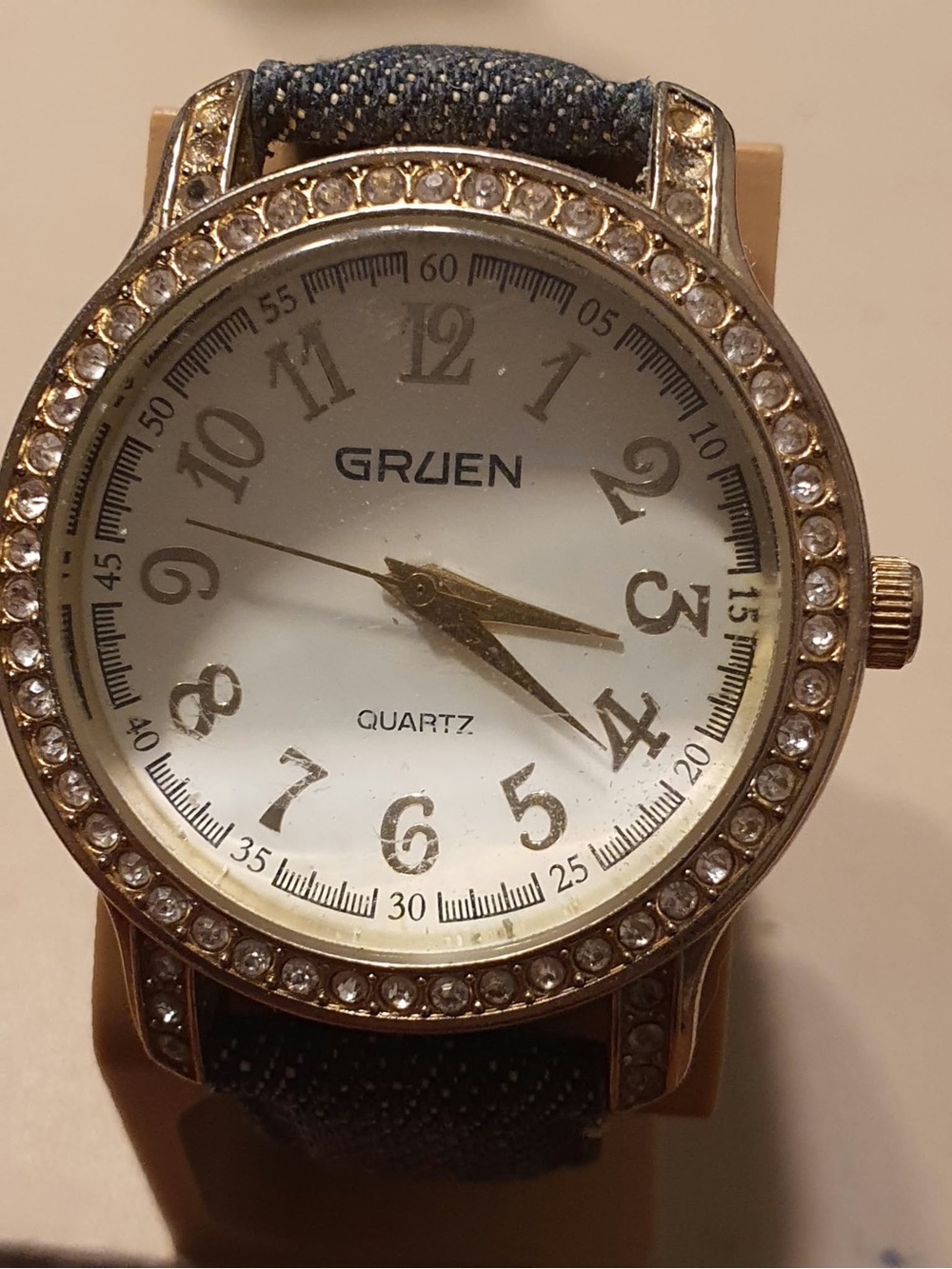 Vtg Gruen Goldtone/White/Blue Denim Band Women's Watch